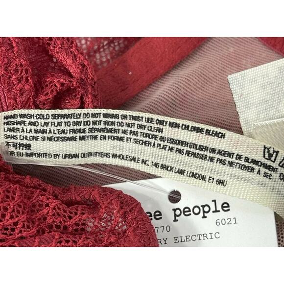 Free People Intimately Bra Small Tameeka Underwire Bralette Berry Electric Red - Picture 8 of 10